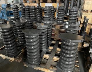 Various types of spring absorber and hydraulic jacks Various Nitrogen jacks and Springjacks